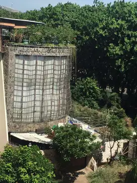 Rumah Hoek 3.5 Lantai di Kelapa Gading, Hanya 8 Menit Ke Tol Sunter