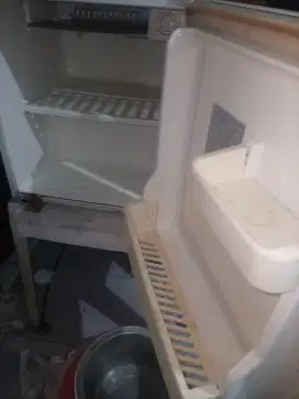 Dijual kulkas kamar ( kecil ) samsung
