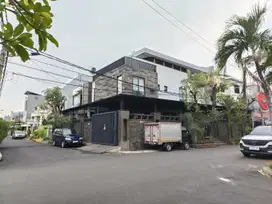 RUMAH MEWAH SUNTER PARADISE 15X20 3LANTAI, HUK, FURNISH LUX VIEW TIMUR