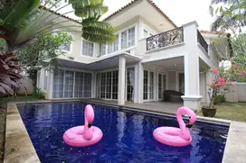 RUMAH DESIGN MENARIK DAN MEWAH DI BPR LIPPO KARAWACI, TANGERANG
