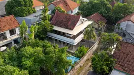 Modern 3-Bedroom Villa with Pool & Garden in Prime Canggu Location