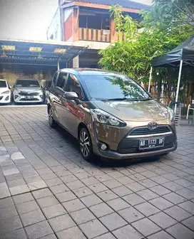 TOYOTA SIENTA 1.5 V CVT 2017