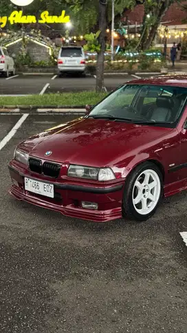 BMW 323i 1997 Bensin