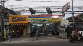 Disewakan ruko ramai dan strategis di lapangan tembak cibubur