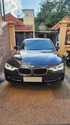 BMW 320i 2017 Bensin