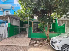 Disewakan rumah siap huni dan bagus di villa melati hadap taman