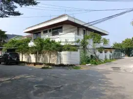 JUAL CEPAT RUMAH GREEN GARDEN HOEK MEWAH