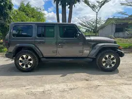 Dijual Jeep Wrangler Sahara JL 2020 — pemakaian 2023, Barang langkah