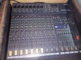 Mixer Yamaha Mx12/4