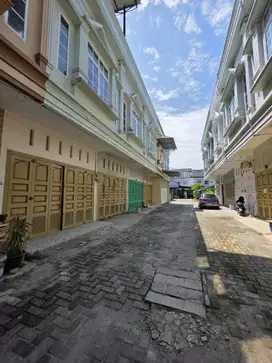 Disewakan townhouse Di daerah Bilal komplek Indah regency krakatau