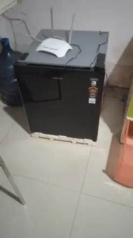 Kulkas mini polytron
