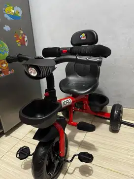 Sepeda roda tiga iora