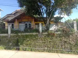 Dijual-rumah strategis akses pinggir jalan kabupaten perwis 2-mobil