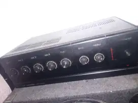 Amplifier merk toa normal