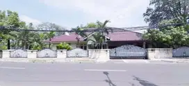 Rumah Strategis Pinggir Jalan Raya Cempaka Putih Barat Jakpus