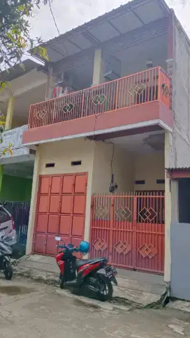 DI JUAL RUMAH 2 LANTAI DI UJUNG HARAPAN BEKASI