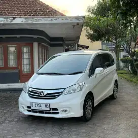 Honda FREED E 2013 (PSD)
Low KM 70 rb