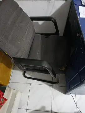 Kursi kantor kondisi bagus