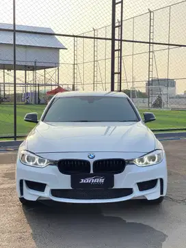 BMW 320i F30 SPORT 2013 Putih