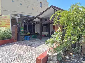 Rumah Dan Kedai Pinggir Jalan Raya Kadrie Oening