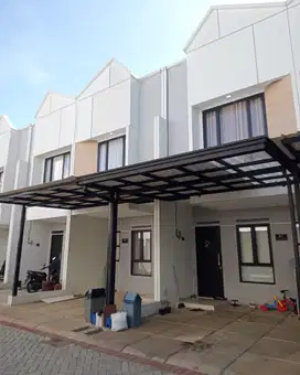 Di jual Rumah 2 lantai, lokasi strategis. Sudah SHM