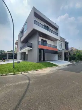 Rumah Baru Hook Alam Sutera ada Lift Siap Huni