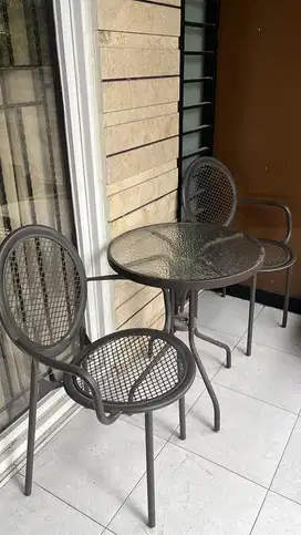 1 set kursi dan meja outdoor