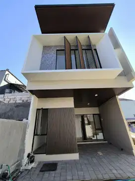 RUMAH BARU SIAP HUNI DI RUNGKUT HANYA 985juta aja MEWAH DENGAN DOUBLE