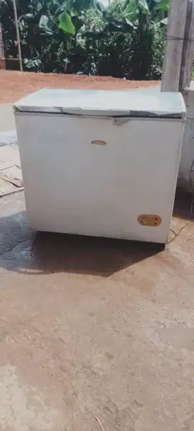 Frezer box merk Fujitsu original siap pakai