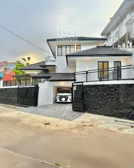 DIJUAL RUMAH MEWAH HOEK DI PANCORAN MAS, DEPOK, JAWA BARAT