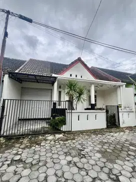 Rumah Full Furnish murah perumahan Dekat UAD dan Terminal Giwangan