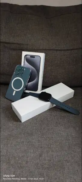 I Phone 15 pro 128 + I watch series 9