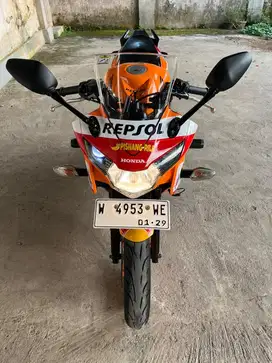 Honda CBR 150R CBU