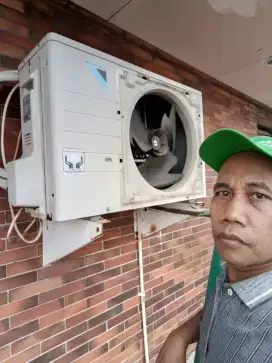 Jasa servis AC kulkas frezer showcase mesin cuci dan bongkar pasang AC