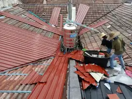 Perbaikan atap bocor perbaikan dinding rembes renovasi rumah dll