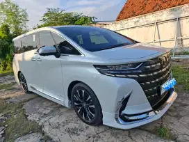 Alphard 2.5 Hybrid CVT 2024