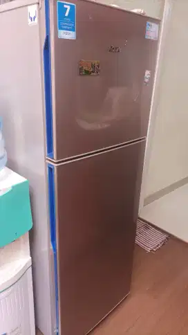 Dijual Kulkas 2 Pintu Merk AQUA