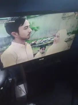 di jual tv merek Polytron blm android 32in.masih pake stobok