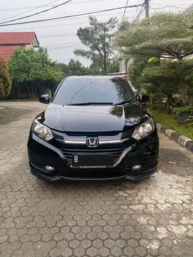 Honda HRV E matic th 2016 hitam metalik