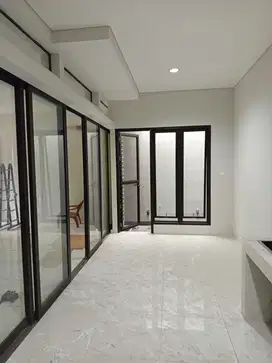 Rumah sudah di Renovasi Siap Huni di Summarecon Flora Bandung