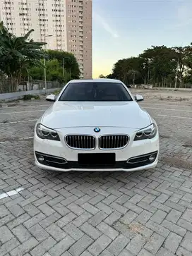 BMW 528i LCI kredit dp 25jt