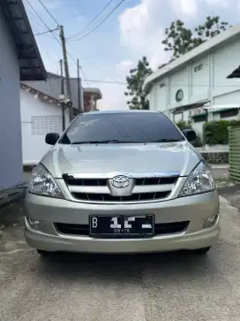 Kijang Innova 2005