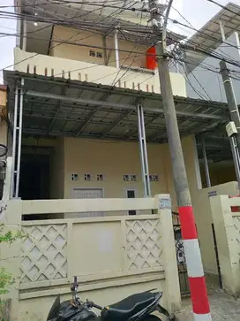 KONTRAKAN 8 PINTU BANGUNAN 2 LANTAI FULL OKUPANSI DI KOJA JAKUT