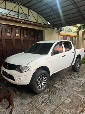 Mitsubishi Strada