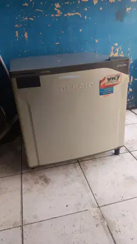 Kulkas Minibar Toshiba 1 Pintu Joss