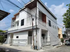 Dijual Rumah Baru di Harapan Indah 2 Lantai 3 Kamar Tidur hanya 800 an
