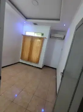 Di Kontrakan Rumah Di Ruby Town House, Seberang Hotel Transit Parung