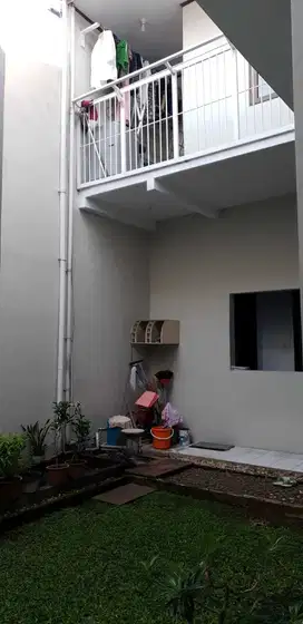 Dijual rumah 1,5 lt di Villa Melati Mas lt.200m hg 2,5 M