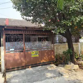 Disewakan Rumah 3+1 Kamar di Jelambar Jakarta Barat