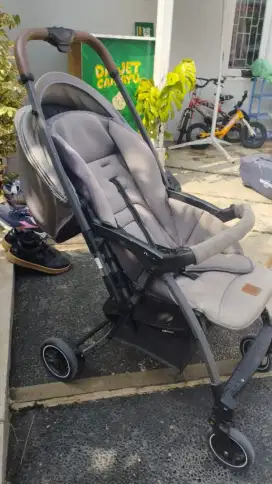 Stroller Baby Elle Neolite dibawah 700 Ribu jual cepat amanah